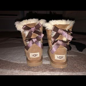 UGG girls with bow brown color size 13